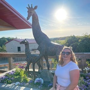 Meet your Posher, Daniella